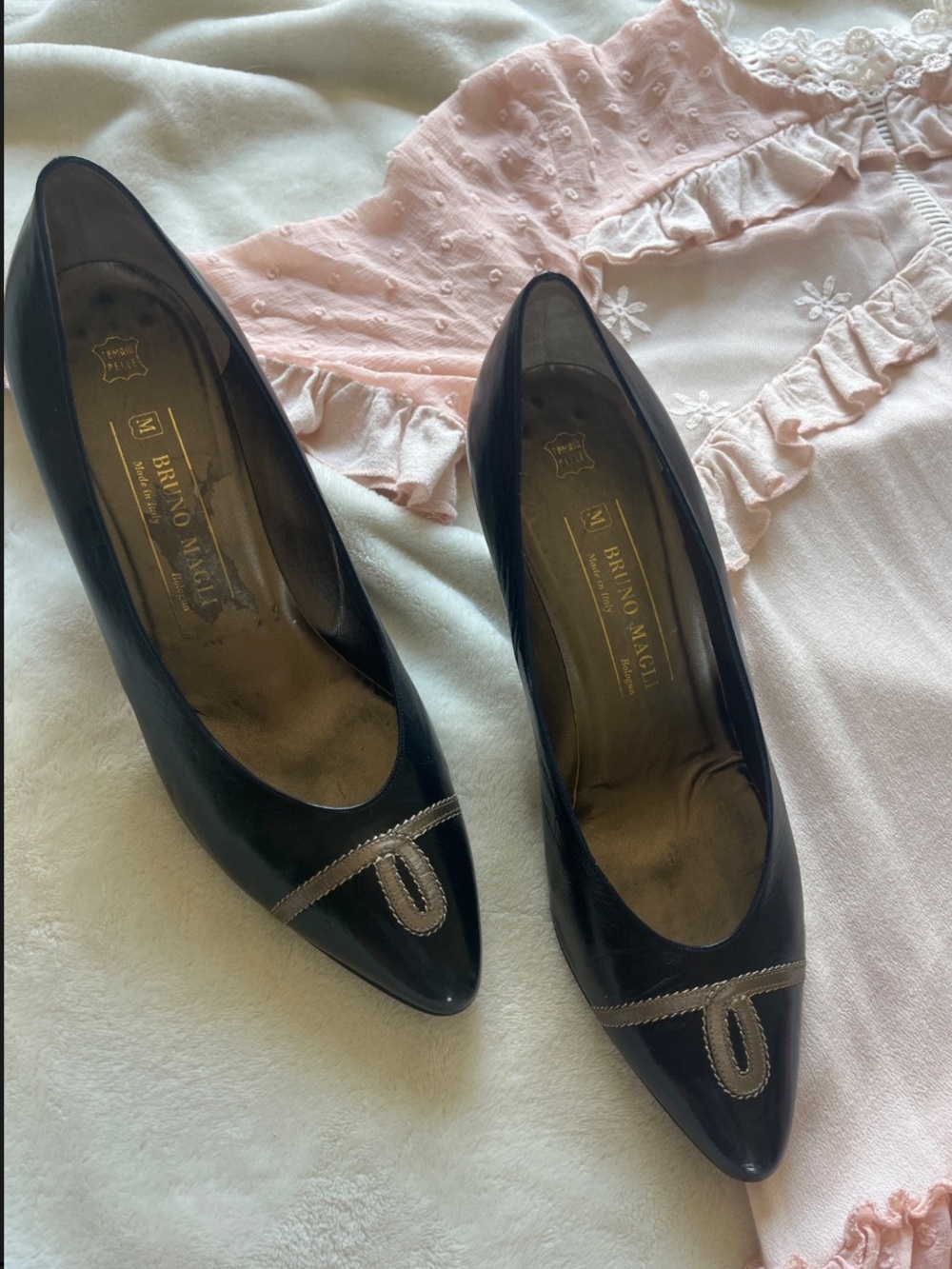 Vintage Bruno Magli Navy Blue Leather Pointed Toe Silver Detail Made in Italy
